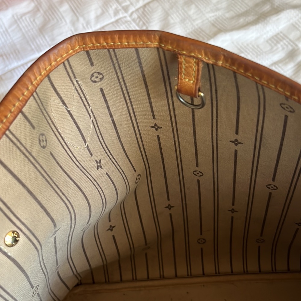 LV Monogram Neverfull - Picture 10 of 14
